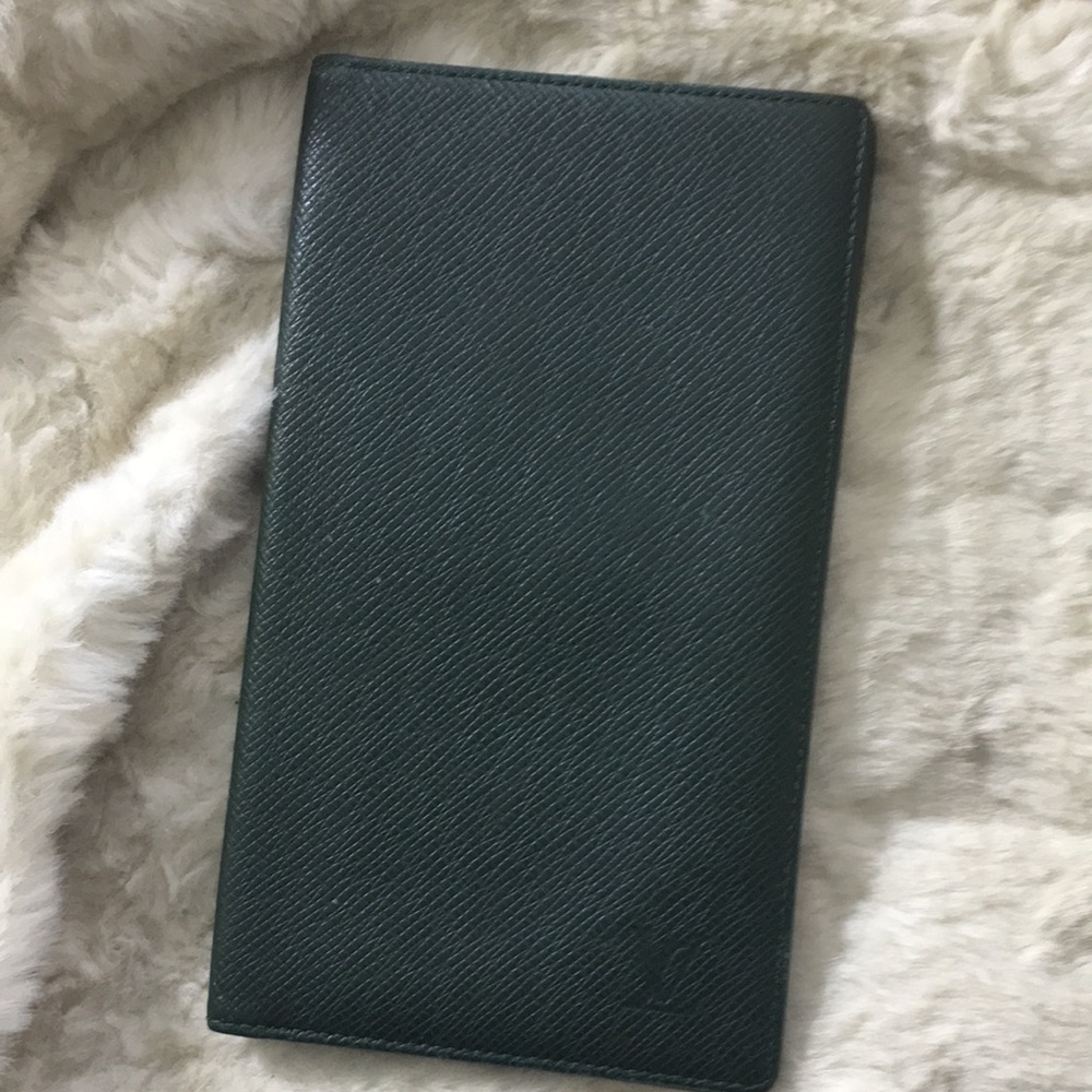 Louis Vuitton Forest Green Taiga Leather Wallet